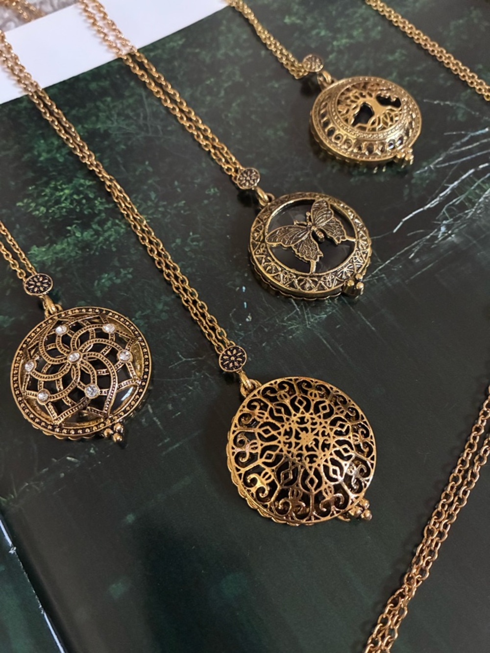 🔮 Gold-Tone Magnifying Necklace -  Choice of Design ❣️